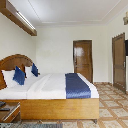 Hotel The Eden Park Noida Luaran gambar