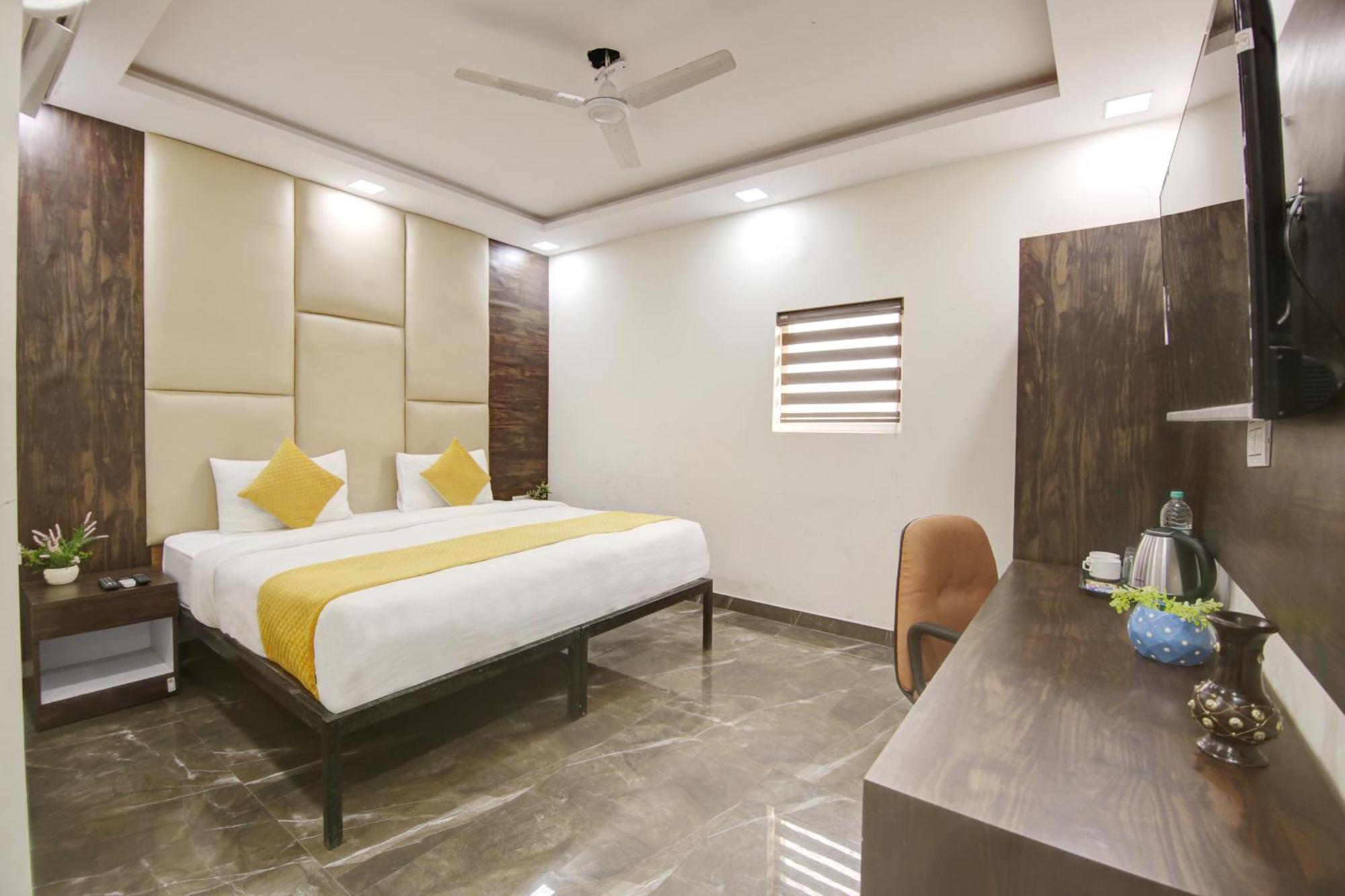 Hotel The Eden Park Noida Luaran gambar