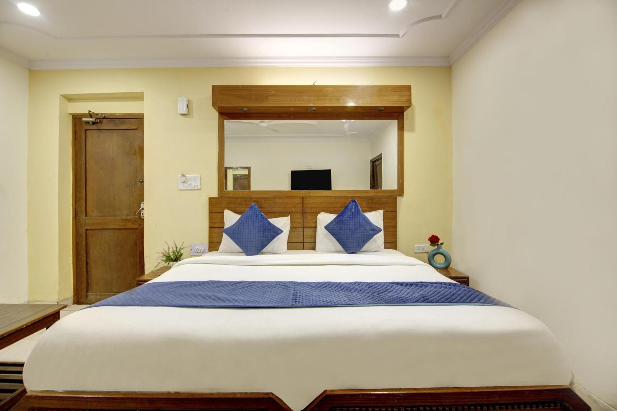 Hotel The Eden Park Noida Luaran gambar