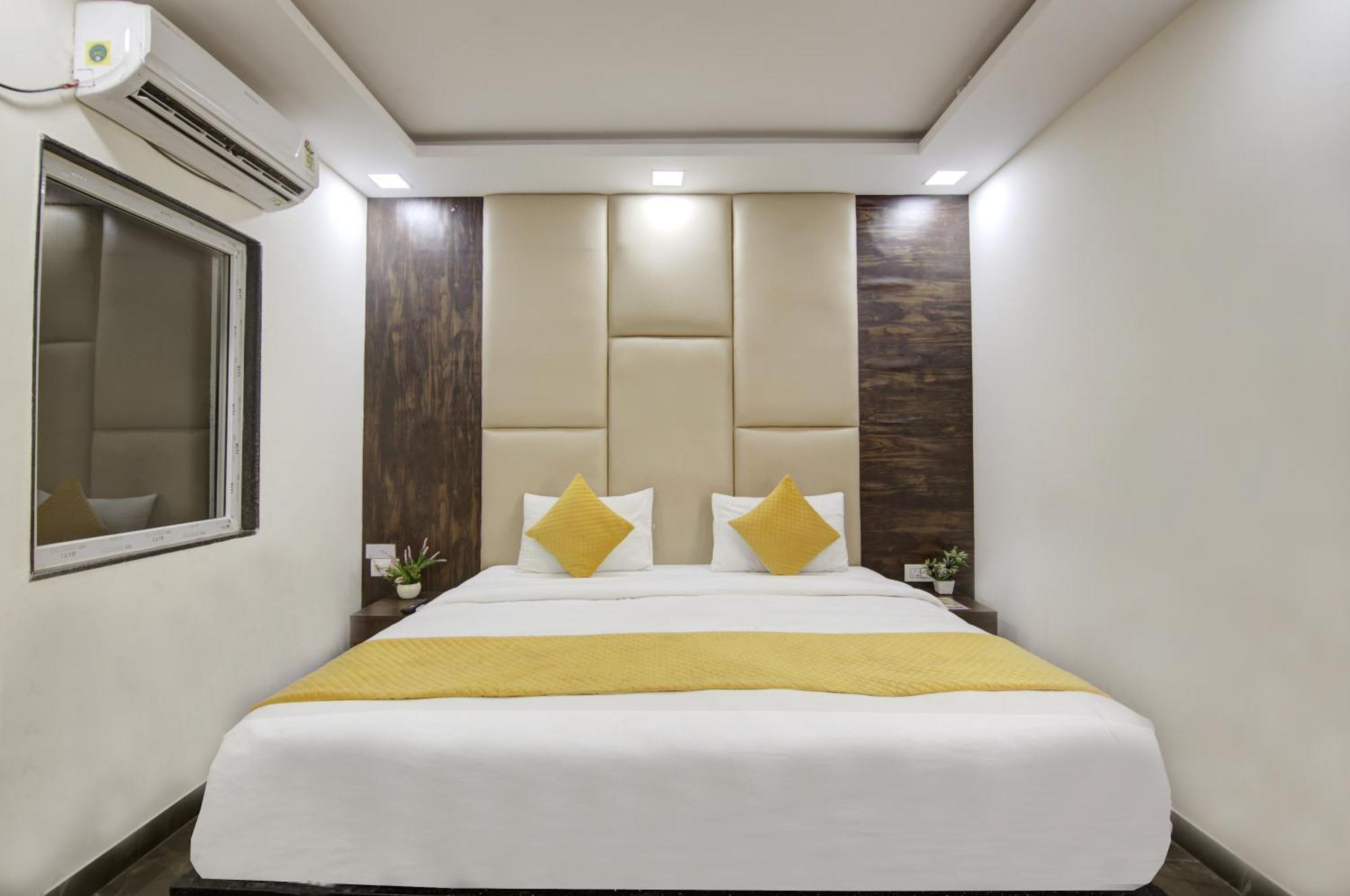 Hotel The Eden Park Noida Luaran gambar