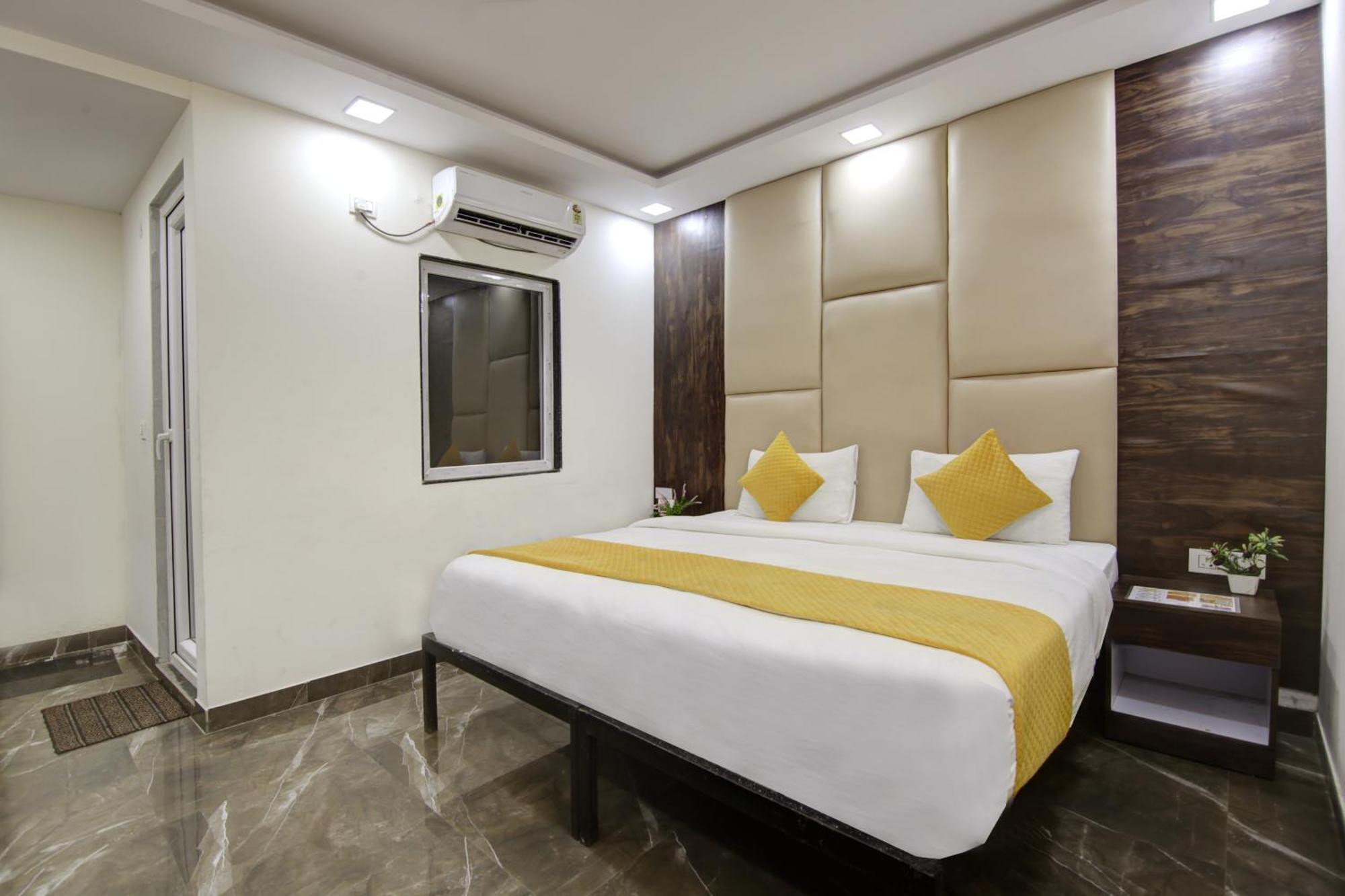 Hotel The Eden Park Noida Luaran gambar